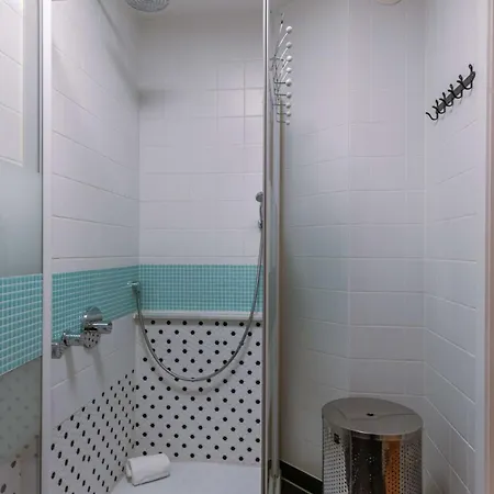 Апартаменти Huswell - Centrally Located With Sunny Terrace *