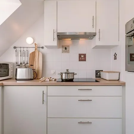 Huswell - Centrally Located With Sunny Terrace