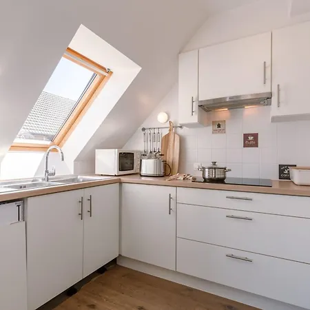 Апартаменти Huswell - Centrally Located With Sunny Terrace Остенде