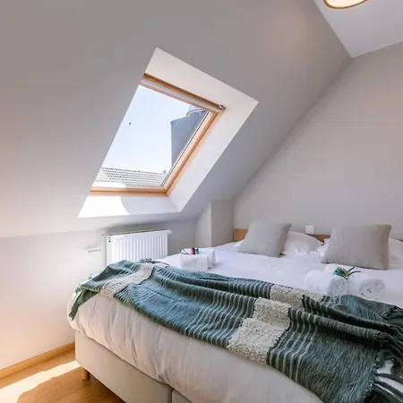 Huswell - Centrally Located With Sunny Terrace Lägenhet