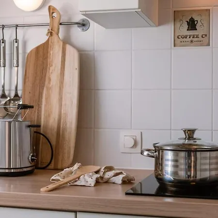 Huswell - Centrally Located With Sunny Terrace شقة أوستيند