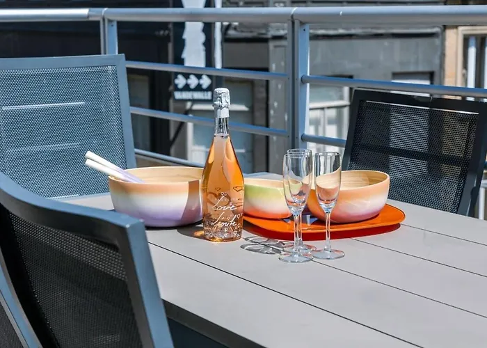 Huswell - Centrally Located With Sunny Terrace Ostenda