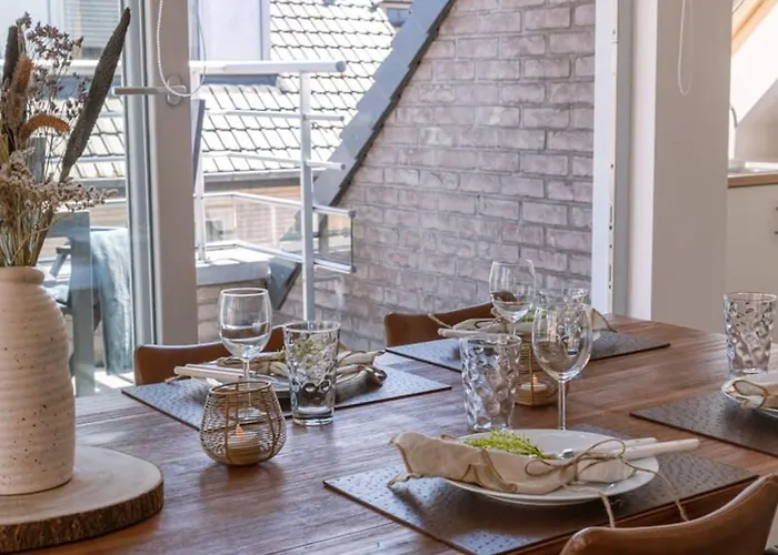 Huswell - Centrally Located With Sunny Terrace Apartament *