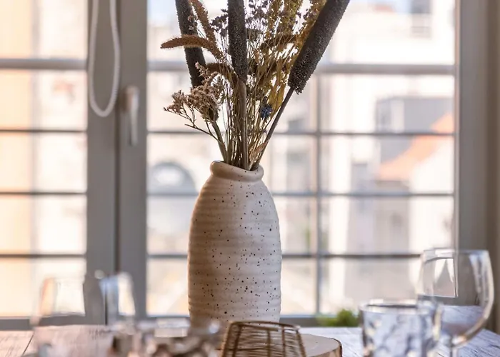 Huswell - Centrally Located With Sunny Terrace Ostenda