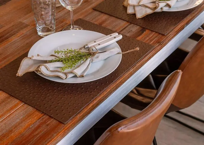 Huswell - Centrally Located With Sunny Terrace Appartamento