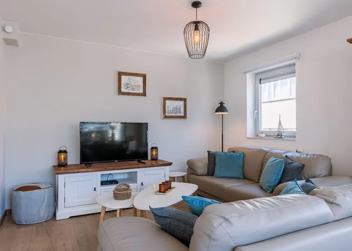 Huswell - Centrally Located With Sunny Terrace *